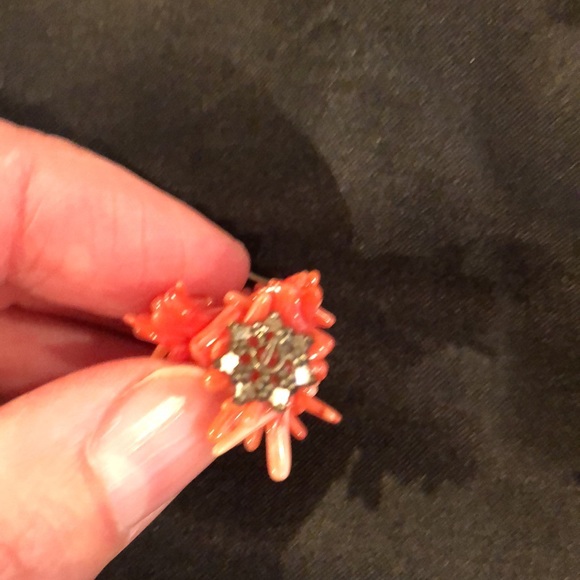 Coral earrings - Picture 2 of 3